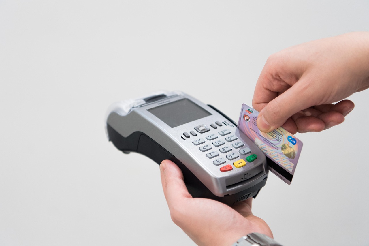 クレジットカードの引き落としに適した勘定科目は？